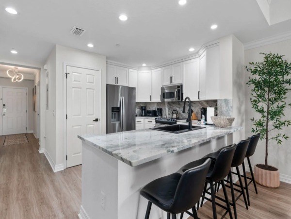Luxurious Three-Bedroom Condo in Reunion